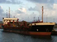 Tàu nạo vét để bán