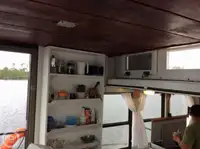 Tàu kéo để bán