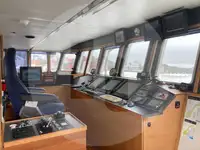 Tàu kéo lưới ngang để bán