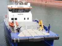Tàu chở thủy thủ đoàn để bán