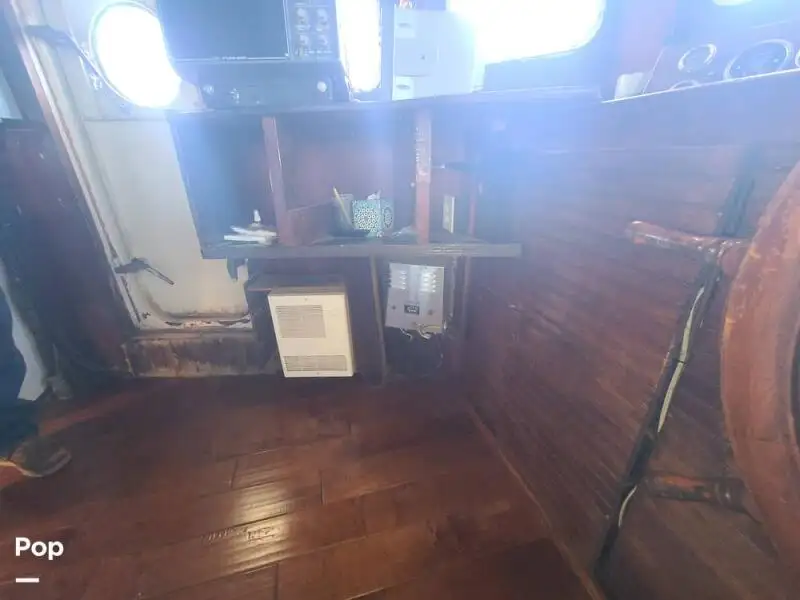 Tàu kéo lưới để bán