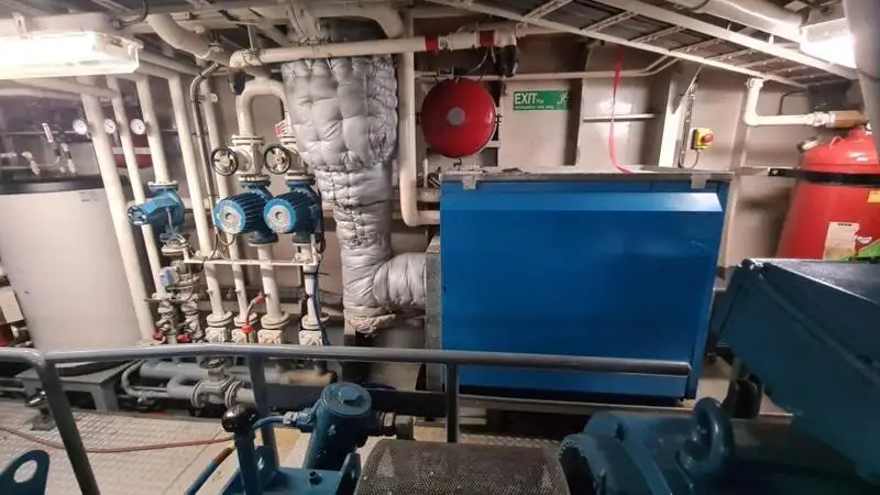 Tàu cung cấp để bán