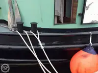 Tàu kéo để bán