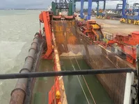 Tàu nạo vét để bán