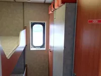 Tàu chở thủy thủ đoàn để bán