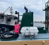 Tàu kéo để bán