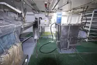 Tàu kéo lưới để bán