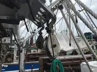 Tàu kéo lưới để bán