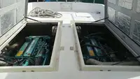 Tàu chở thủy thủ đoàn để bán