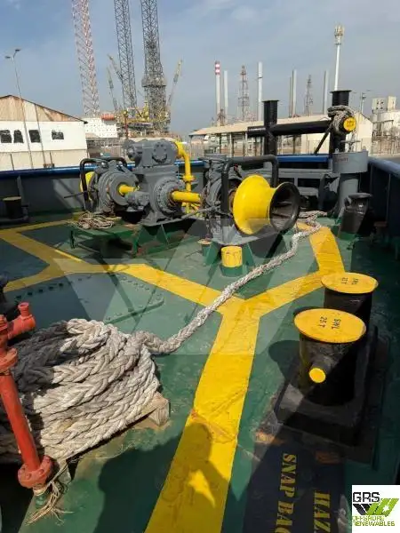 Tàu kéo để bán