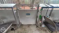 Tàu du lịch để bán