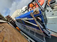 Tàu khảo sát để bán