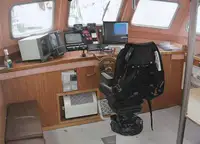 Tàu làm việc để bán