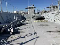 Tàu đổ bộ, chở hàng để bán