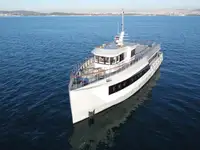 Tàu kéo để bán