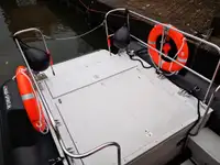 Tàu container để bán