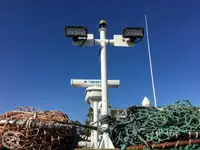 Tàu kéo lưới để bán