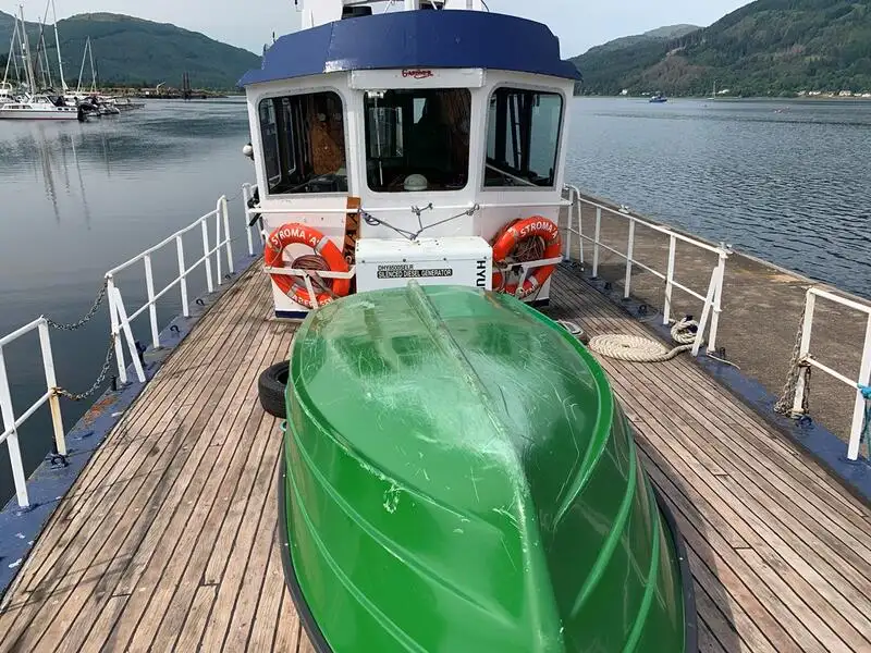 Tàu dẫn đường để bán