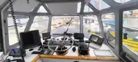 Tàu dẫn đường để bán