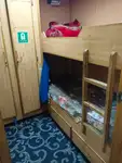 Tàu chở thủy thủ đoàn để bán