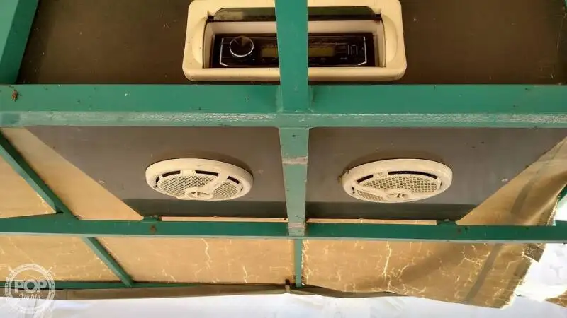 Tàu container để bán