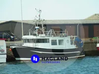 Tàu kéo lưới để bán