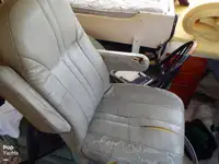 Tàu kéo lưới để bán