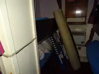 Tàu làm việc để bán