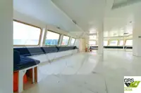 Tàu du lịch để bán