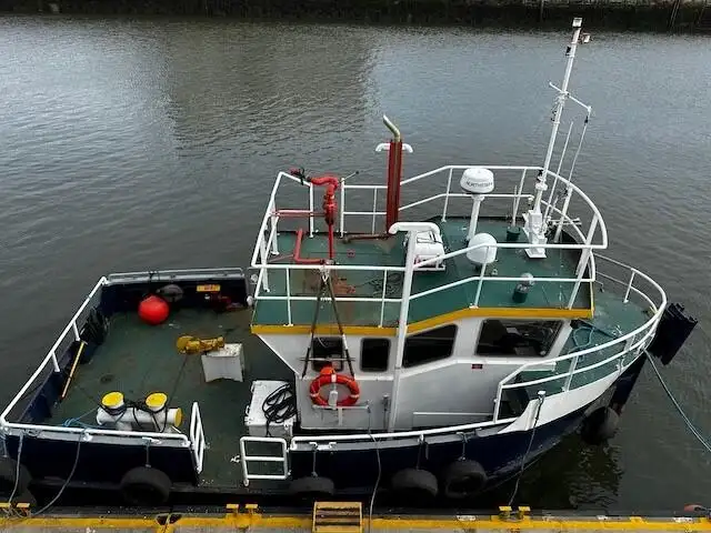 Tàu làm việc để bán