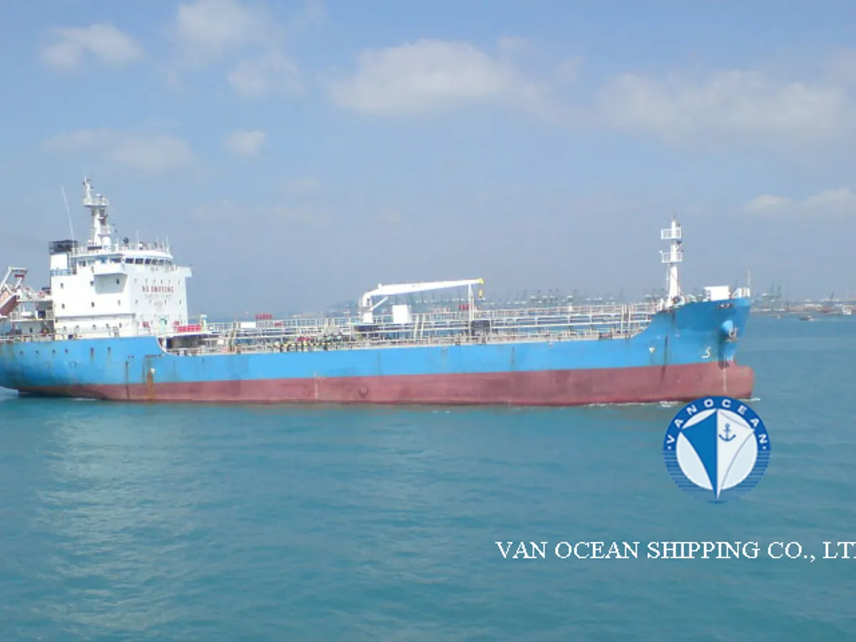 Tàu chở dầu/hóa chất để bán