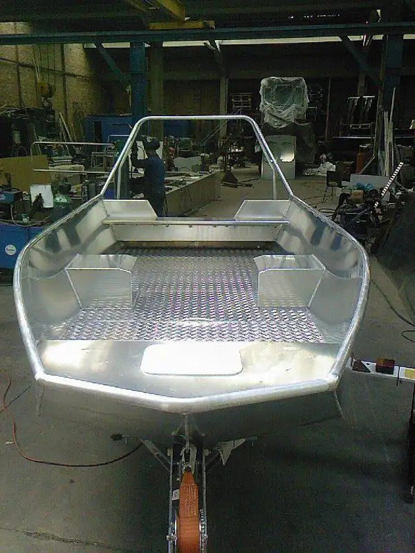 Tàu tuần tra để bán