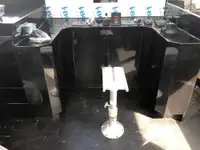 Tàu hai thân để bán