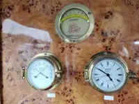 Tàu dẫn đường để bán