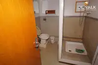 Tàu nghiên cứu để bán