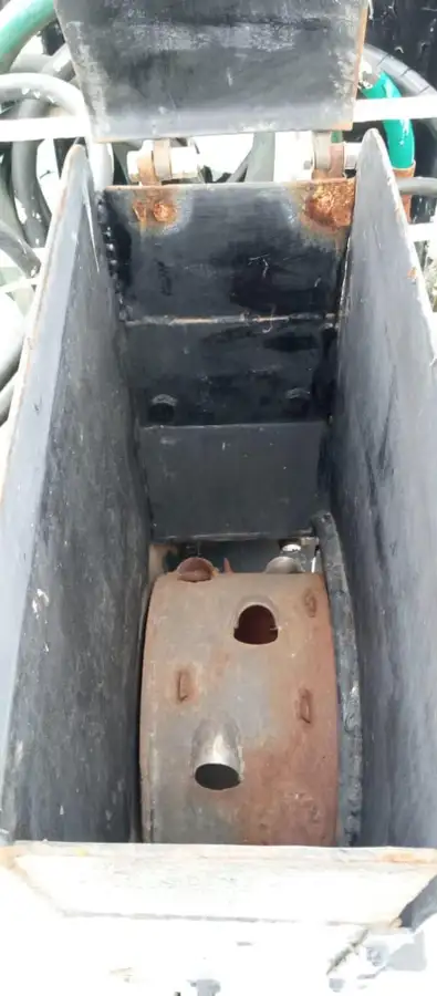 Tàu kéo lưới để bán