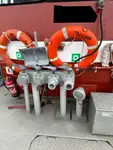 Tàu làm việc để bán