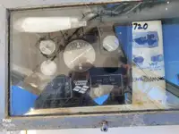 Tàu chế biến cá để bán