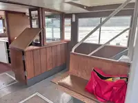 Tàu du lịch để bán