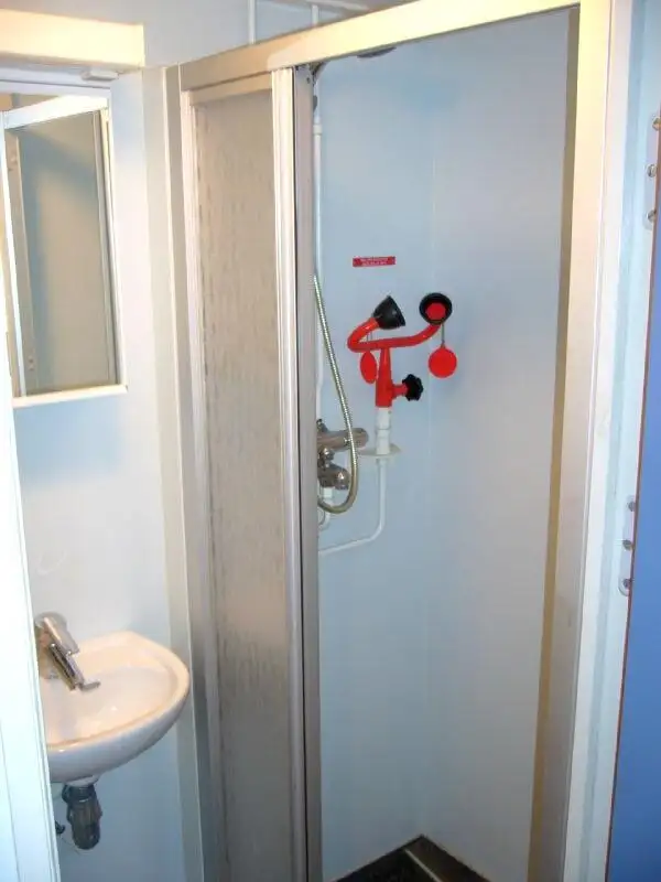 Tàu khảo sát để bán