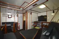 Tàu kéo lưới để bán