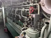 Tàu kéo lưới để bán