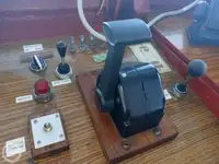 Tàu du lịch để bán