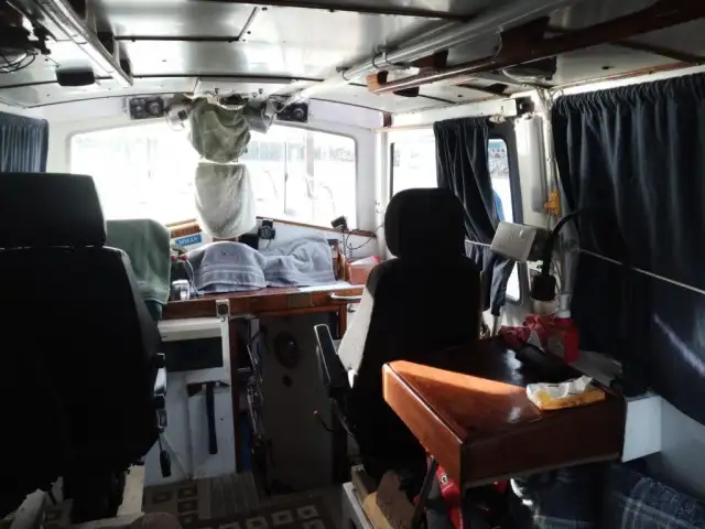 Tàu dẫn đường để bán