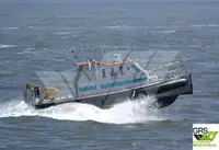 Tàu chở thủy thủ đoàn để bán