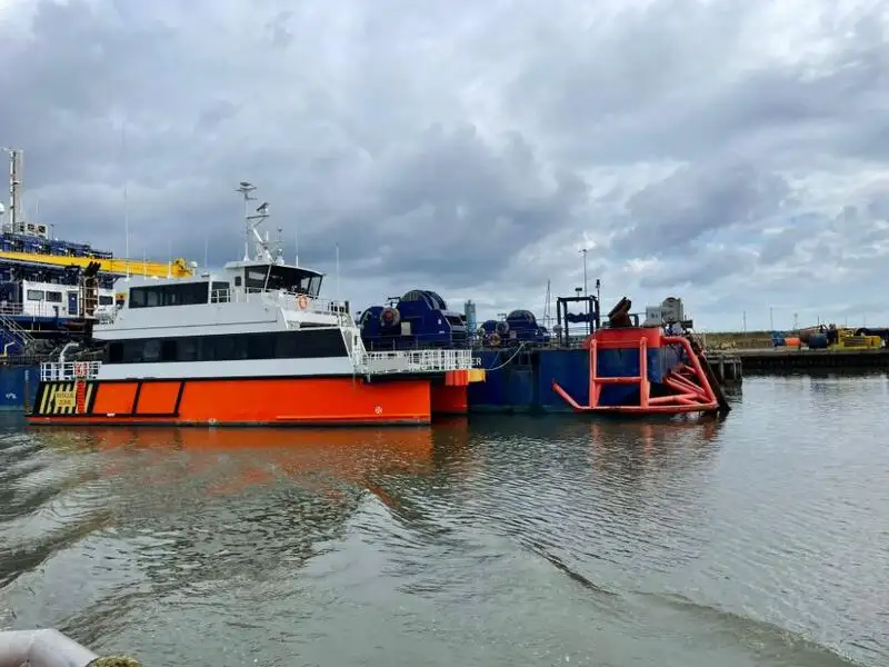 Tàu container để bán
