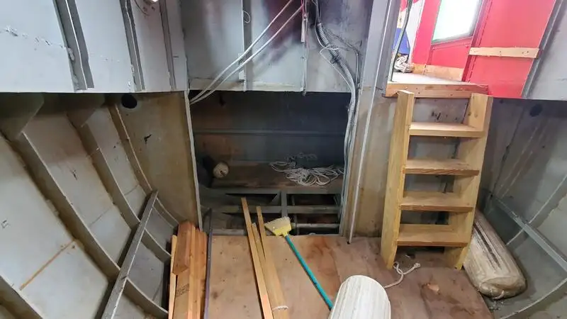 Tàu kéo để bán