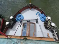 Tàu kéo để bán