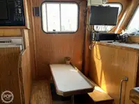Tàu câu dài để bán