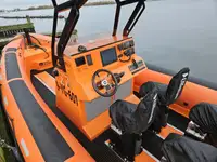 Tàu container để bán